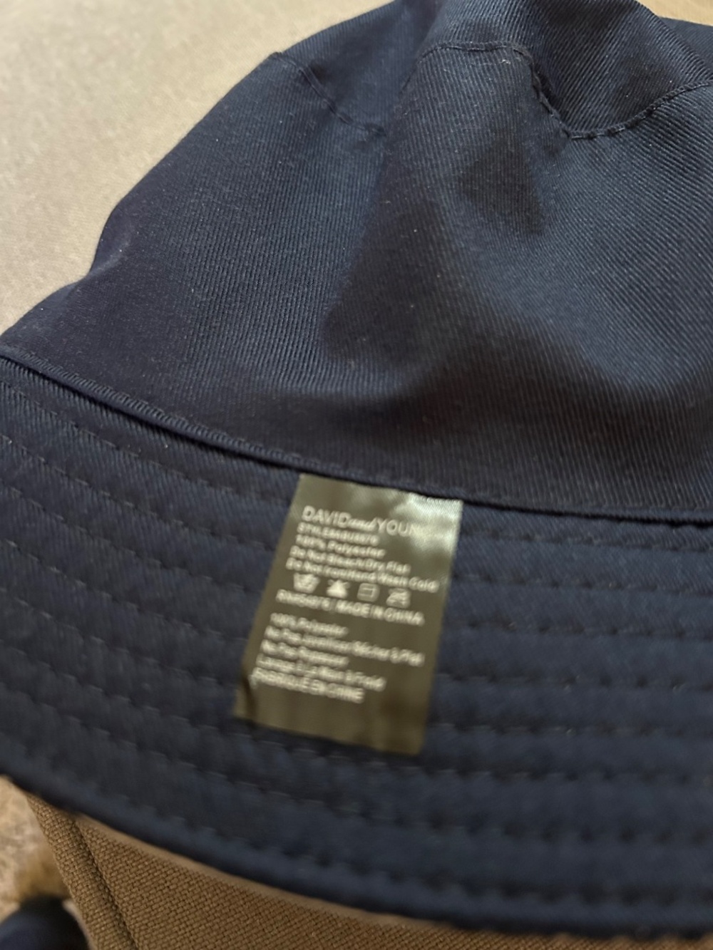 David & Young reversible bucket hat - Picture 7 of 7